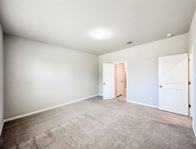 Primary Room | Image 19