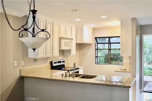 196 Pineview, Irvine, CA, 92620-1925 | Card Image