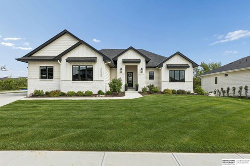 20542 Hartman Ave, Elkhorn, NE, 68022-5328 | Card Image
