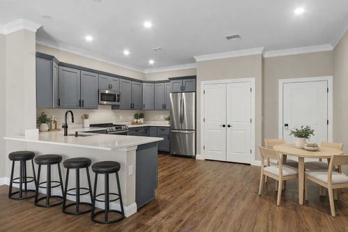 314-10100 S Willow St, Manchester, NH, 03103-2390 | Card Image