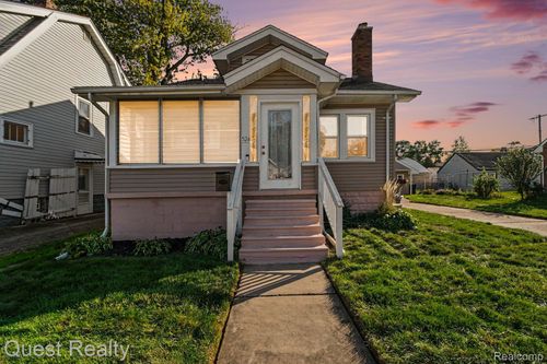 524 E Saratoga St, Ferndale, MI, 48220-2825 | Card Image