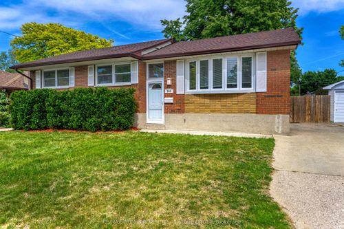 890 Hollands Avenue, Sarnia, ON, N7S3C1 | Card Image