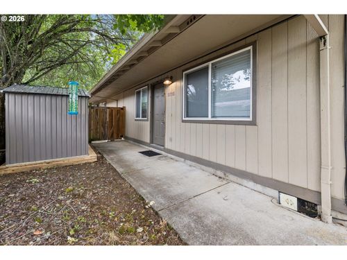 2523 Se 138th Ave, Portland, OR, 97236-2852 | Card Image