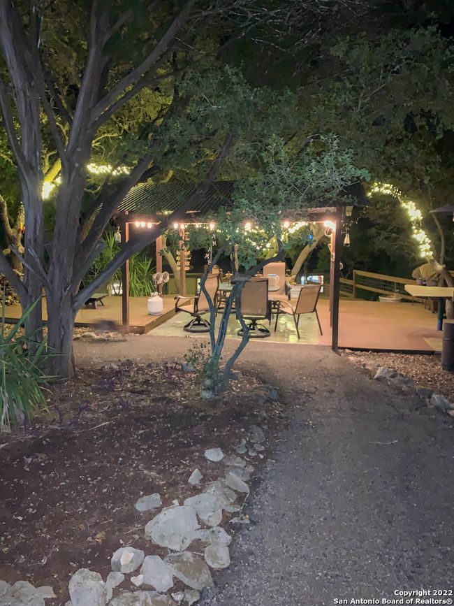 208 Scenic Mountain Dr, House other with 2 bedrooms, 3 bathrooms and null parking in Lakehills TX | Image 30