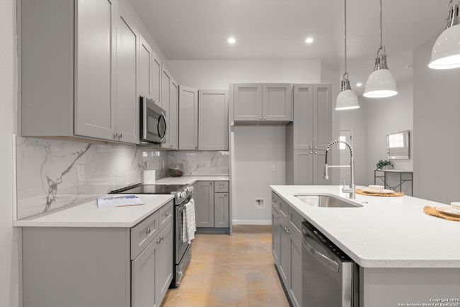 3 - 1002 Morningside Dr, Townhouse with 3 bedrooms, 3 bathrooms and null parking in Terrell Hills TX | Image 10