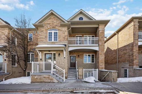 17-520 Silken Laumann Dr, Newmarket, ON, L3X2S7 | Card Image