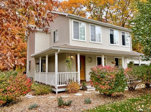 2415 Spartans Trl, Pinckney, MI, 48169-9587 | Card Image