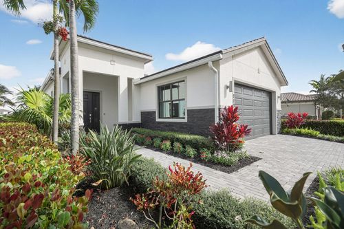 473 Se Fascino Cir, Port St Lucie, FL, 34984-6637 | Card Image