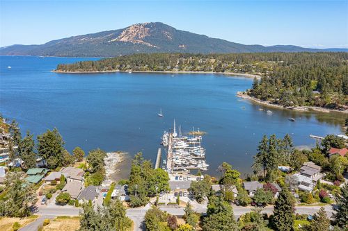 10915 Deep Cove Rd, North Saanich, BC, V8L5P9 | Card Image