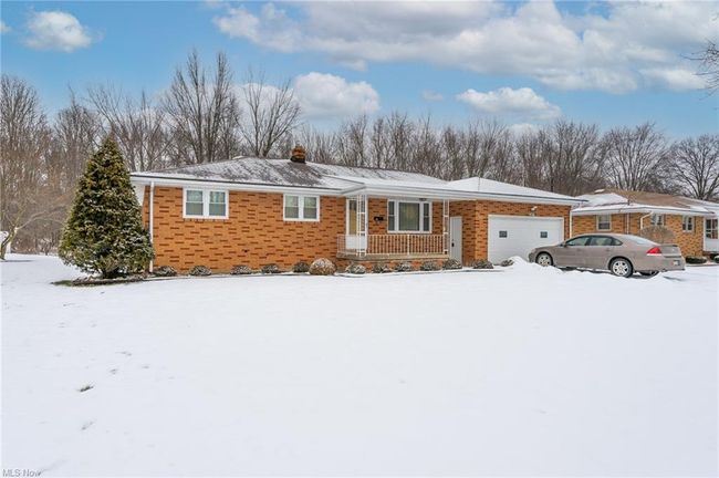 860 Almasy Drive, House other with 3 bedrooms, 2 bathrooms and null parking in Campbell OH | Image 1