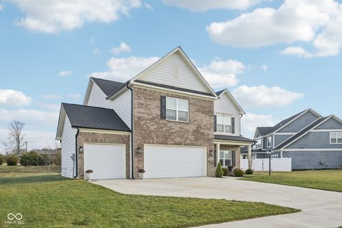 4556 Lakeway Dr, New Palestine, IN, 46163-8014 | Card Image