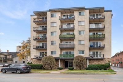 3H - 7314 Randolph Street, Condo with 2 bedrooms, 2 bathrooms and 1 parking in Forest Park IL | Image 1