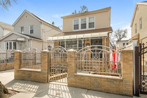 109 125th St, South Ozone Park, NY, 11420-1502 | Card Image