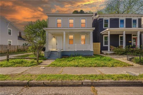 2011 Holladay St, Portsmouth, VA, 23704-1615 | Card Image