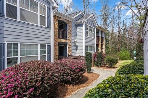 708 Madison Ln Se, Smyrna, GA, 30080-7866 | Card Image