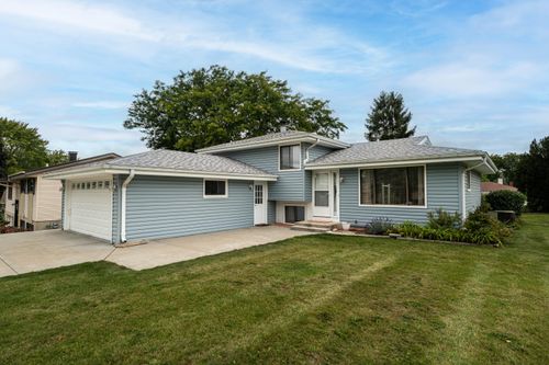 114 Carpenter Ct, Mukwonago, WI, 53149-1703 | Card Image