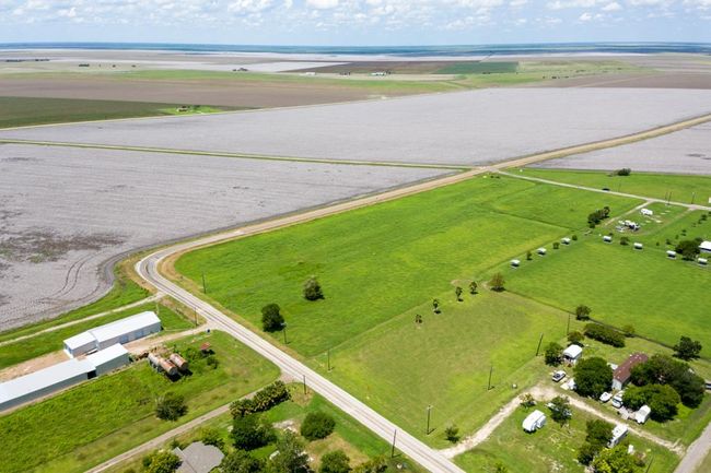 704 Hwy 239, Home with 0 bedrooms, 0 bathrooms and null parking in Austwell TX | Image 30