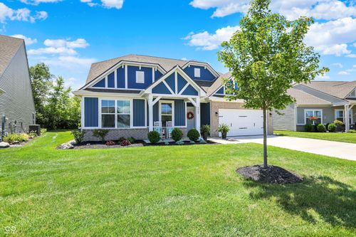 9909 Canyon Ln, Pendleton, IN, 46064-6454 | Card Image