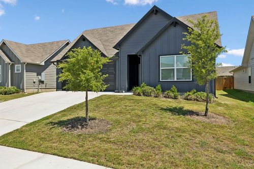 1004 Norway Dr, Seguin, TX, 78155-3316 | Card Image