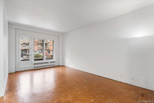 1j-35-31 85th Street, New York, NY, 11372 | Card Image