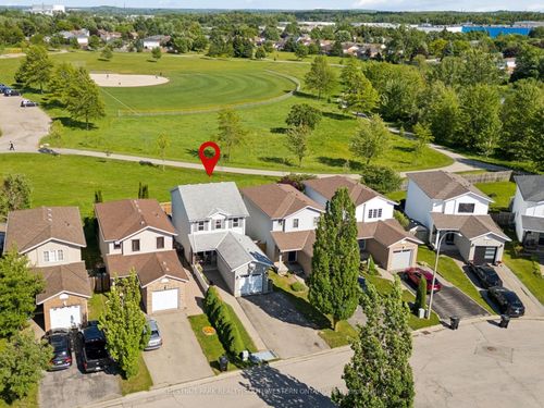 16 White Sands Crt, Kitchener, ON, N2E3S4 | Card Image
