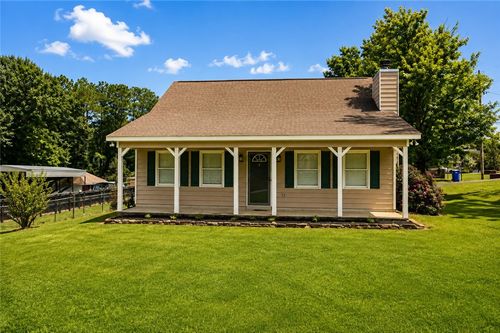 11 Lee Road 2033, Phenix City, AL, 36870-7076 | Card Image