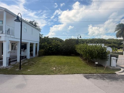 1-94825 Overseas Hwy, Key Largo, FL, 33037-3811 | Card Image