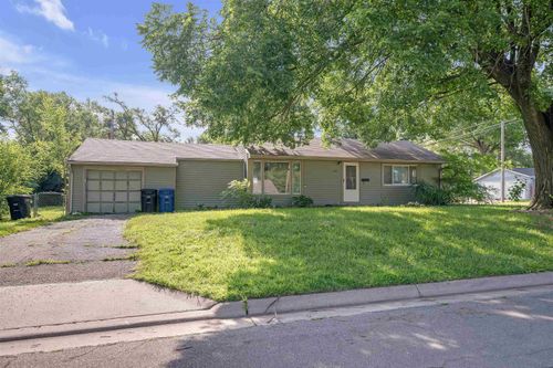 1600 Cron St, Augusta, KS, 67010-1927 | Card Image