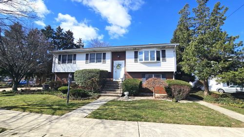 24 Valley Ct, Secaucus, NJ, 07094-3838 | Card Image