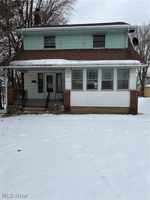 24 Euclid Ave, Struthers, OH, 44471-1811 | Card Image