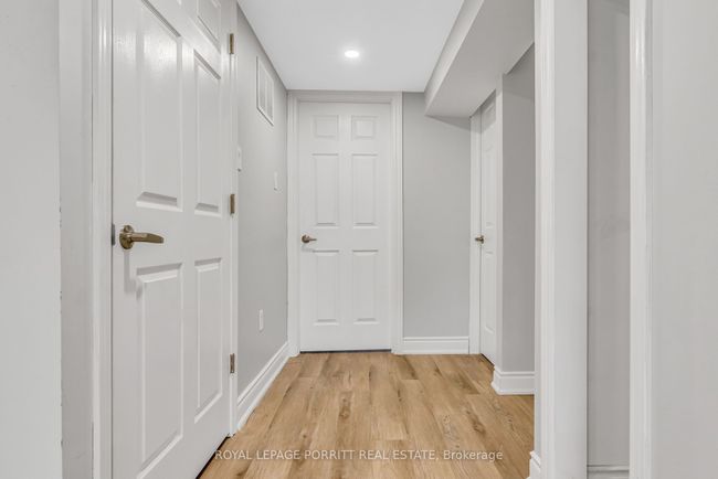 14 Albion Cres, House attached with 5 bedrooms, 3 bathrooms and 4 parking in Brampton ON | Image 30