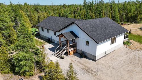 107 Whiskey Harbour Rd, Northern Bruce Peninsula, ON, N0H2T0 | Card Image