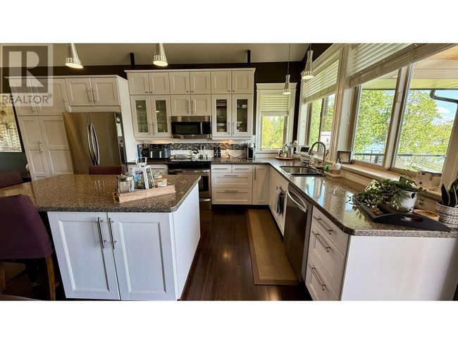 4828 Hamilton Rd, House other with 3 bedrooms, 3 bathrooms and null parking in Lac La Hache BC | Image 4