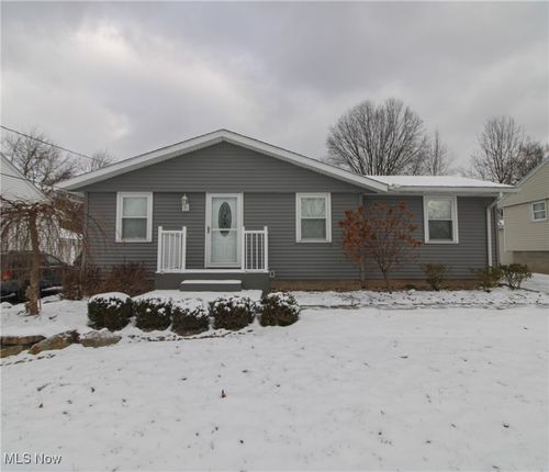 8183 Venice Heights Dr Ne, Warren, OH, 44484-1515 | Card Image
