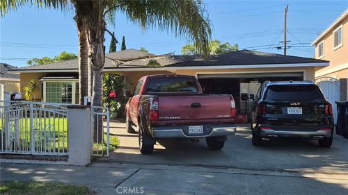 2302 S Diamond St, Santa Ana, CA, 92704-2812 | Card Image