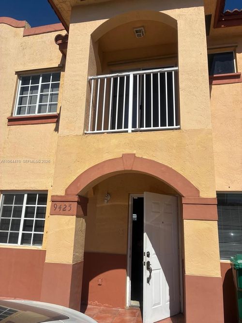 3-9425 Nw 114th Ln, Hialeah Gardens, FL, 33018-4204 | Card Image