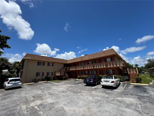 apt-4b-933 W Jasmine Dr, Lake Park, FL, 33403-2131 | Card Image