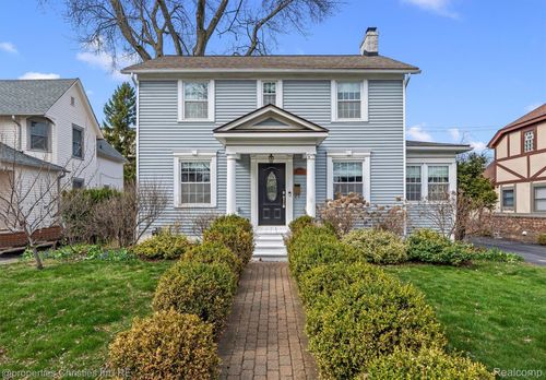 941 Forest Ave, Birmingham, MI, 48009-6425 | Card Image