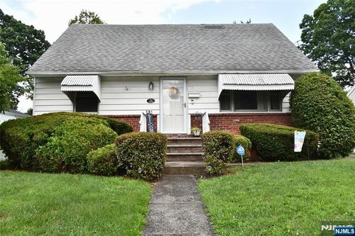 19 Florence Pl, Elmwood Park, NJ, 07407-3023 | Card Image