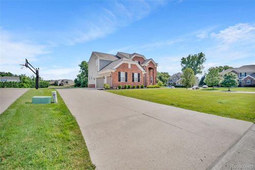 6119 Amber Ln, Grand Blanc, MI, 48439-7819 | Card Image