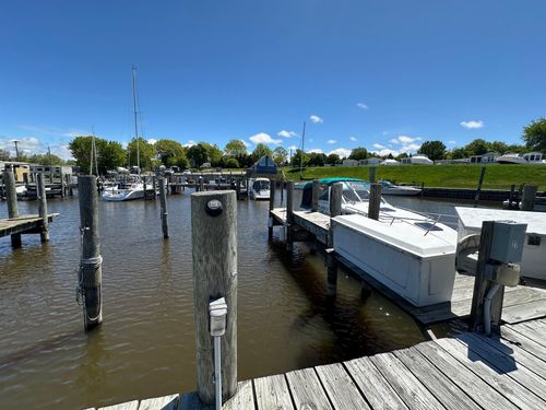 27-40 N Bailey Ave, South Haven, MI, 49090-1589 | Card Image