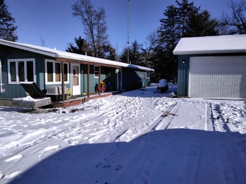 W1594 Golf View Dr, Montello, WI, 53949-8424 | Card Image