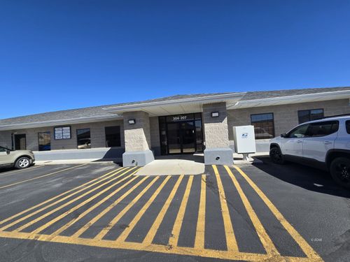 206-557 W Silver St, Elko, NV, 89801-7717 | Card Image