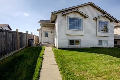 9401 129 Avenue, Grande Prairie, AB, T8X1R3 | Card Image