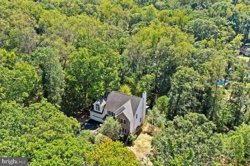 392 Gray Fox Rd, HARPERS FERRY, WV, 25425-6828 | Card Image