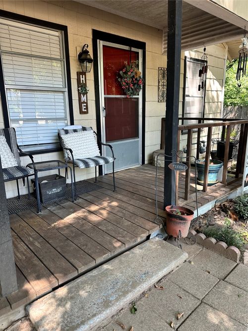 1033 N Johnson St, Mineola, TX, 75773-1819 | Card Image