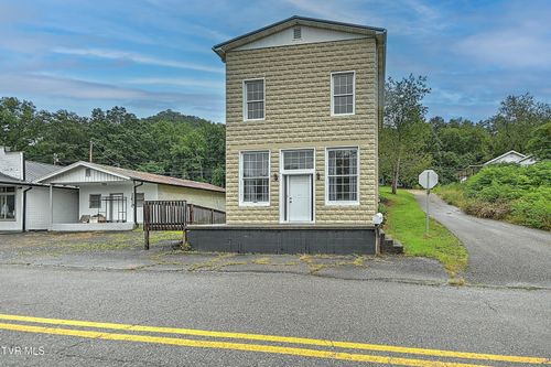 284 Railroad Ave, Duffield, VA, 24244-2529 | Card Image