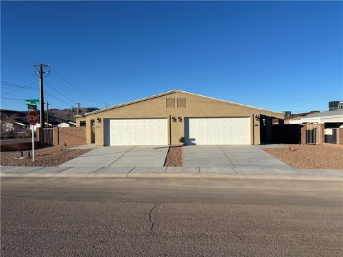 915 E Berk Ave, Kingman, AZ, 86409 | Card Image