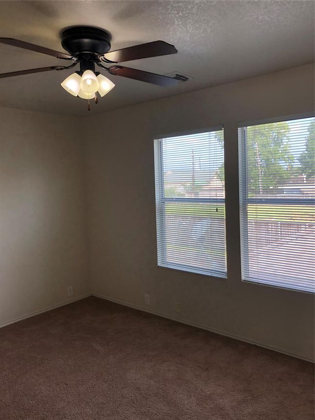 2011 Rustling Trees Way, Townhouse with 2 bedrooms, 2 bathrooms and 2 parking in Spring TX | Image 10