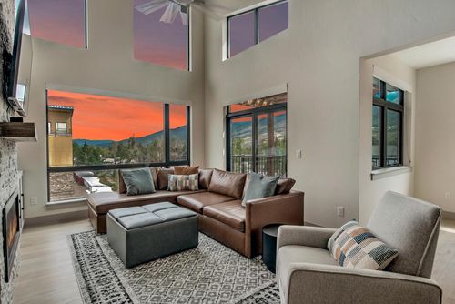 301e-37 W 4th Street, SILVERTHORNE, CO, 80498 | Card Image